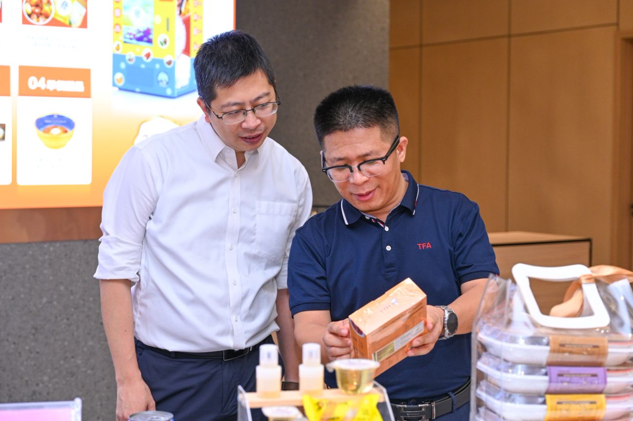 肖小荣介绍九游会J9产品